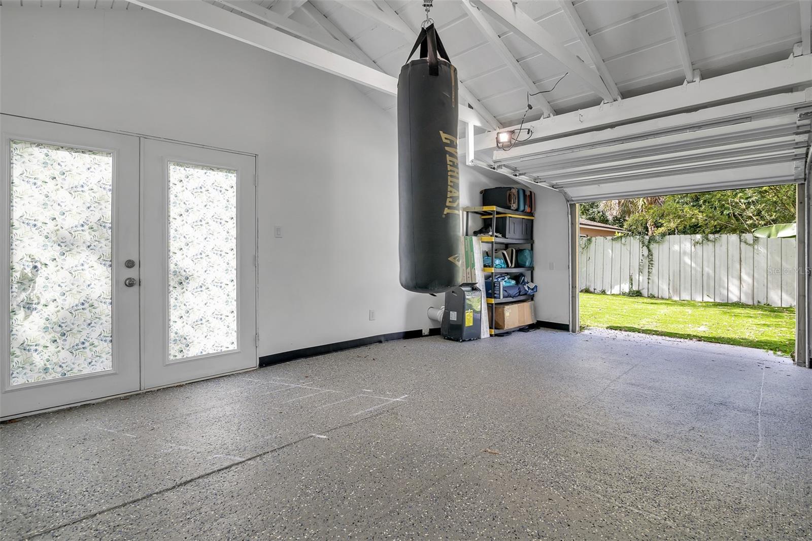 Image 31 of 35 For 529 E Harding St