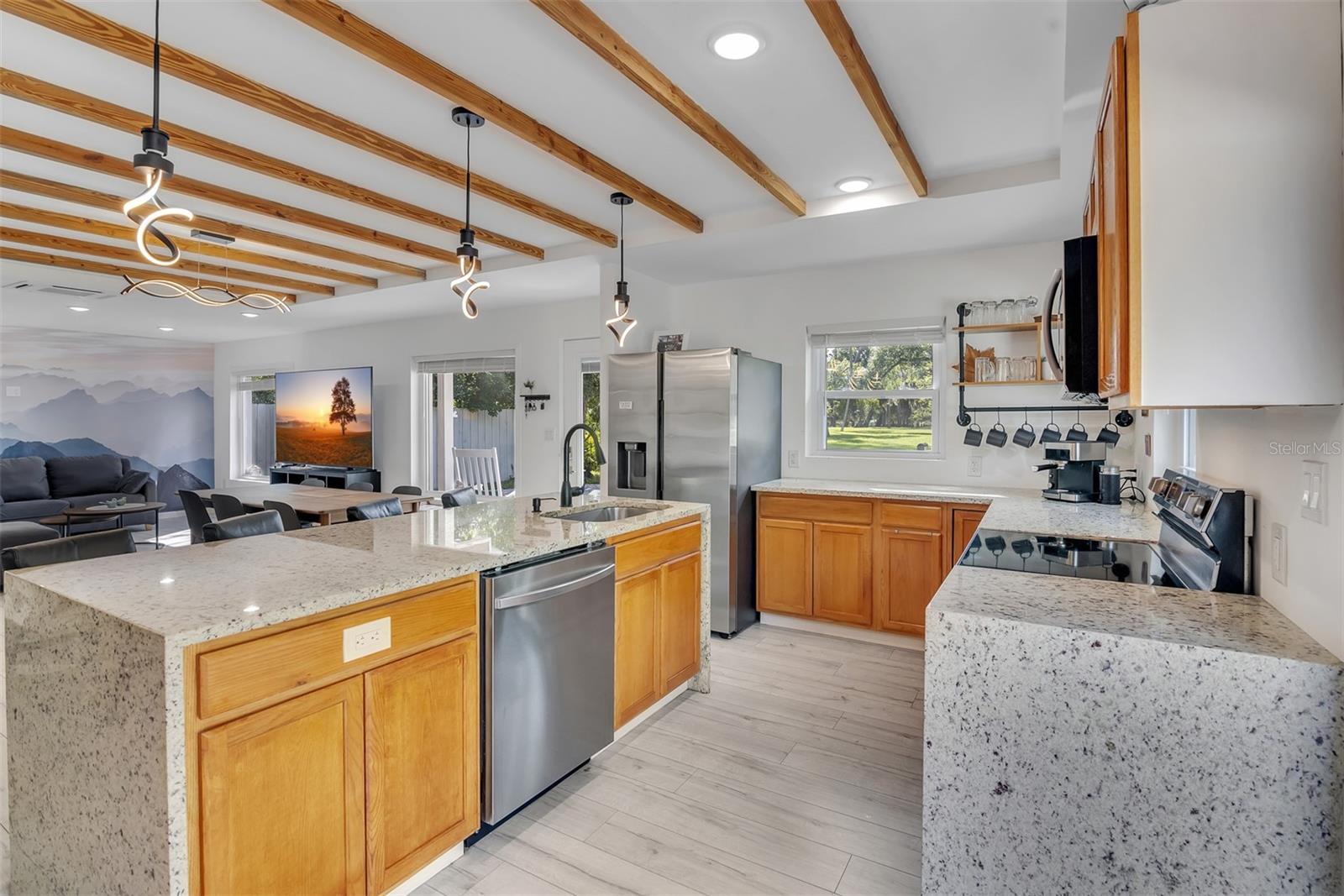 Image 4 of 35 For 529 E Harding St