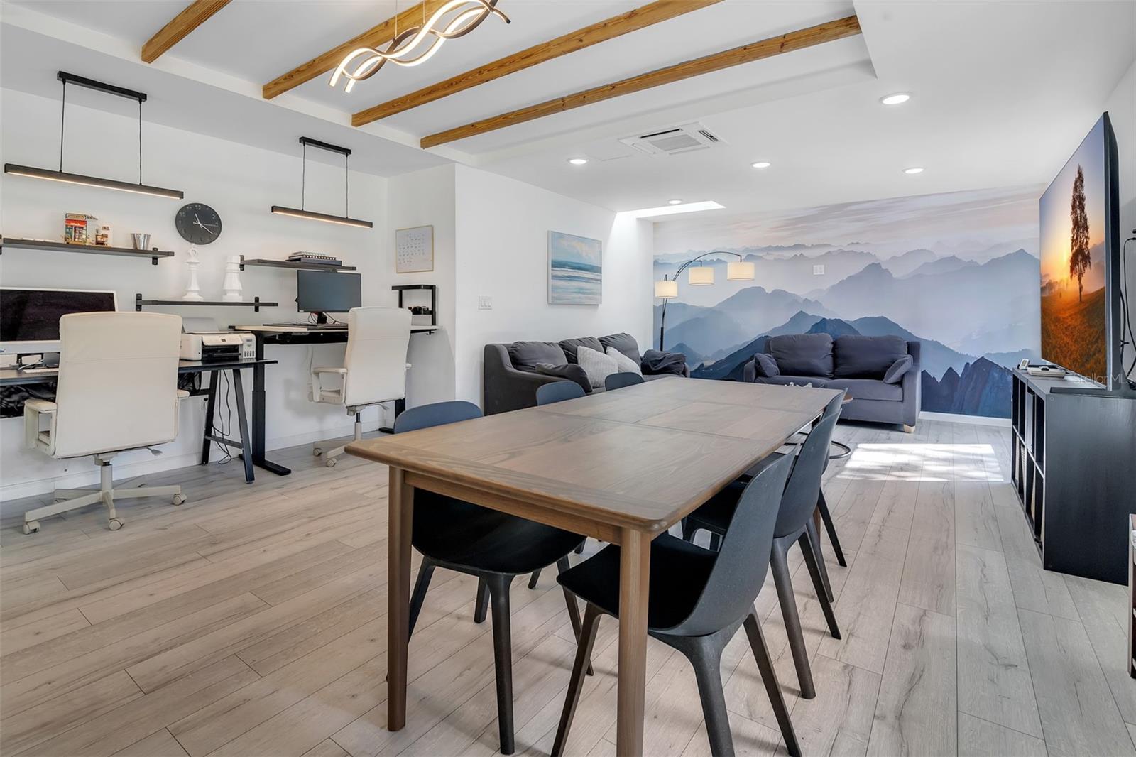 Image 9 of 35 For 529 E Harding St