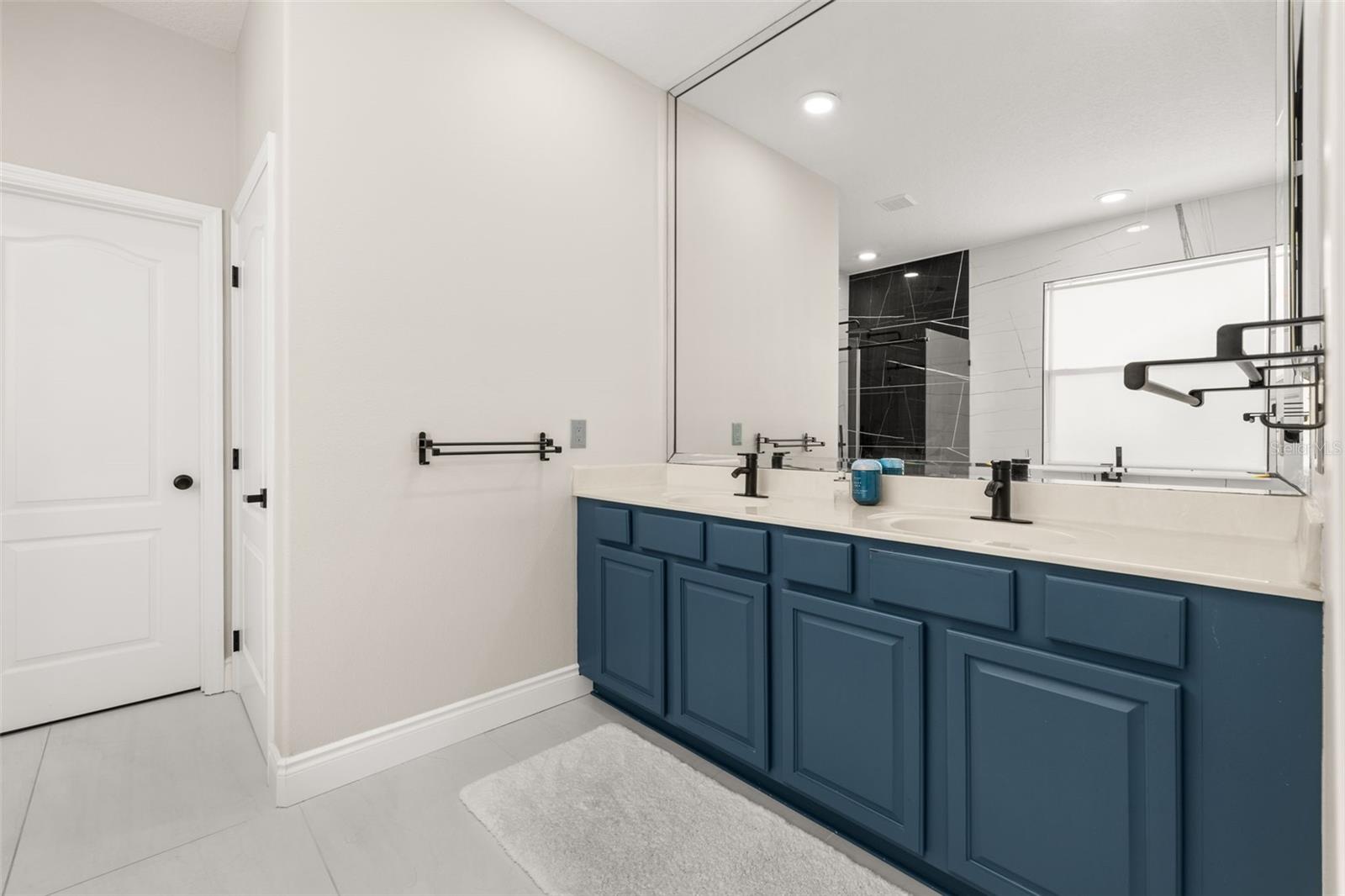 Image 23 of 65 For 13247 Hatherton Circle