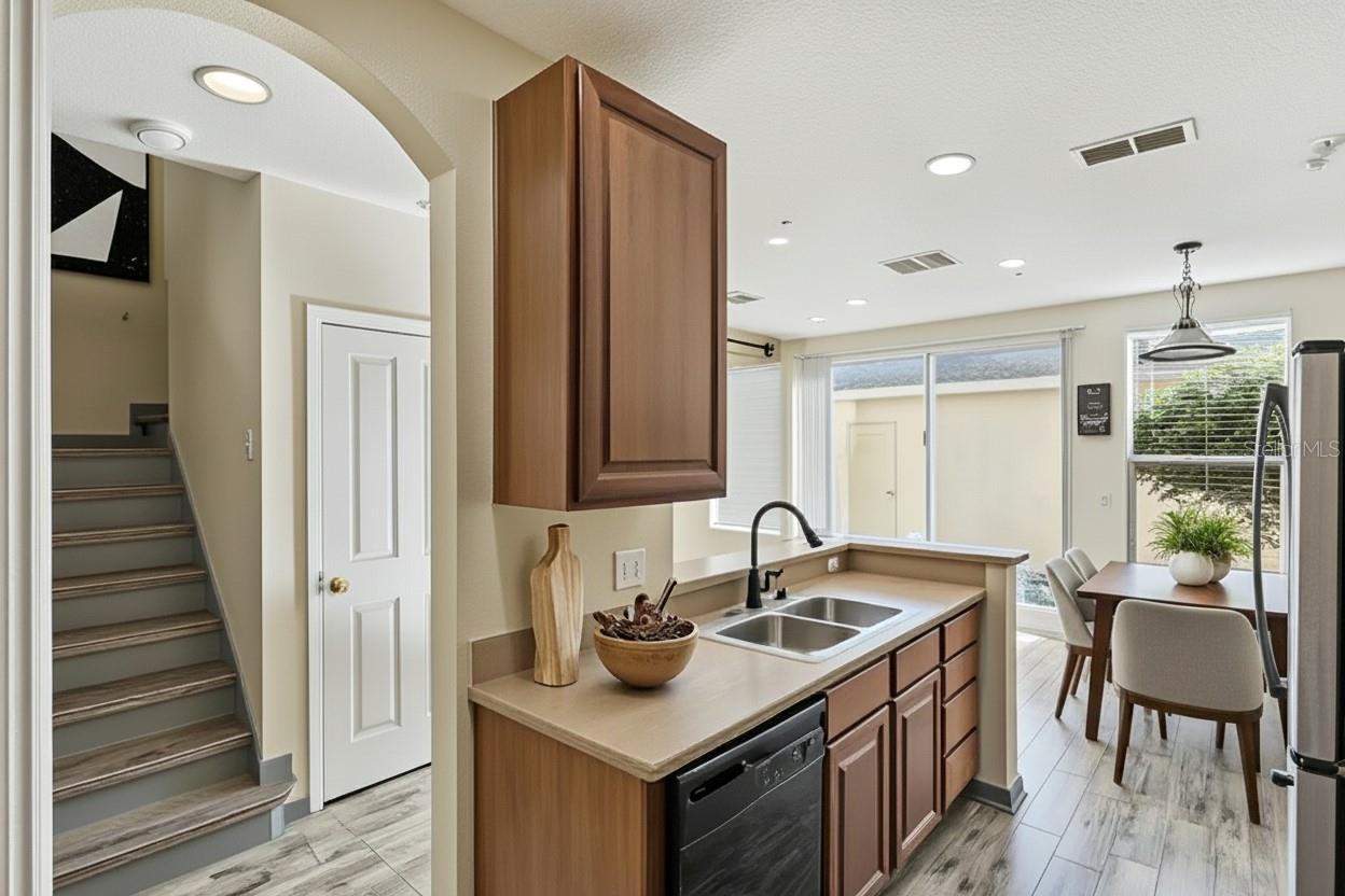 Image 14 of 43 For 6215 Chickasaw Trail