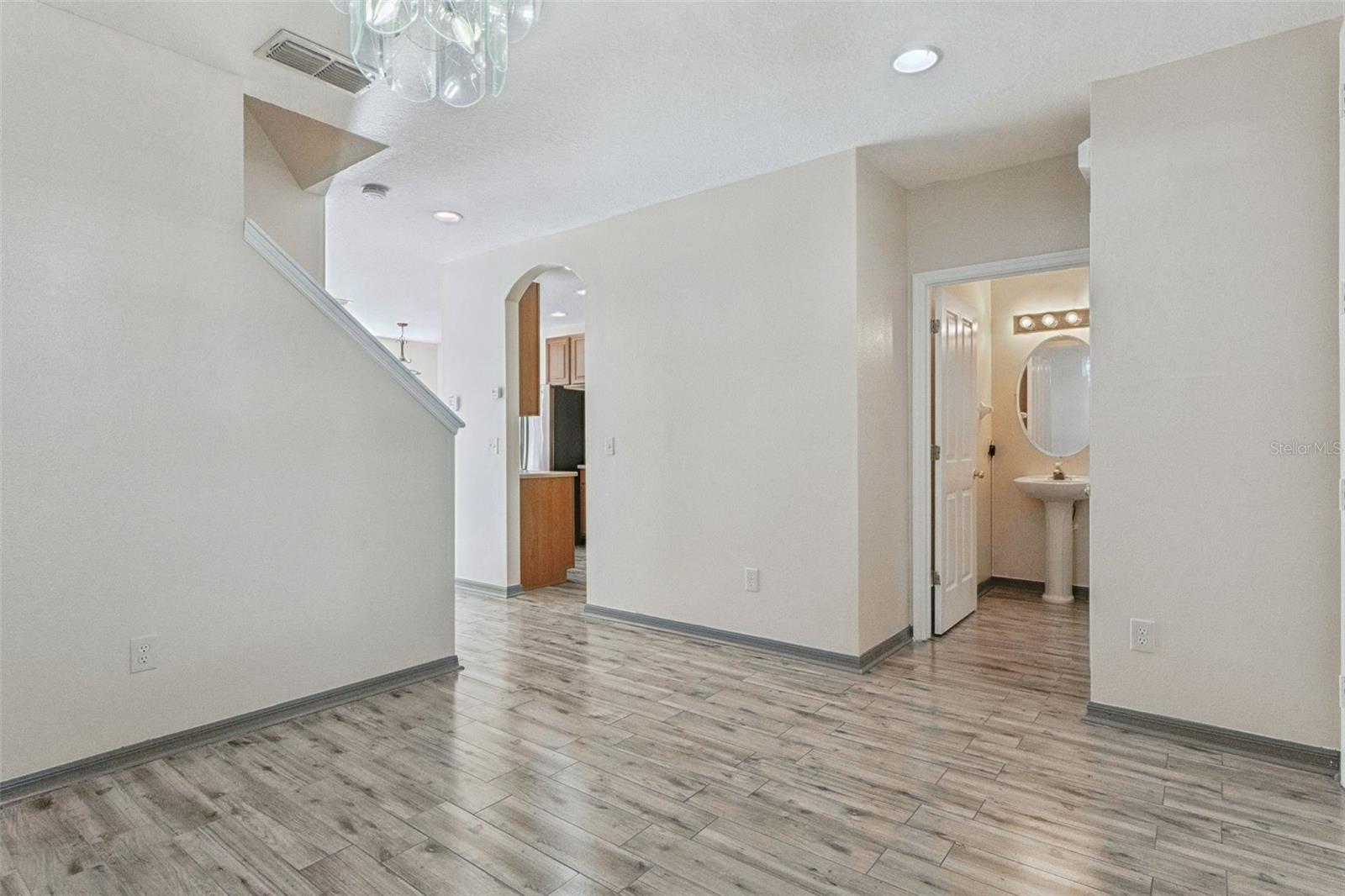 Image 5 of 43 For 6215 Chickasaw Trail