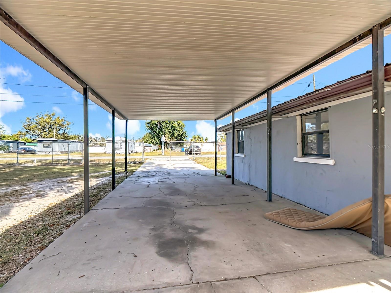 Image 20 of 39 For 2120 Dille Street