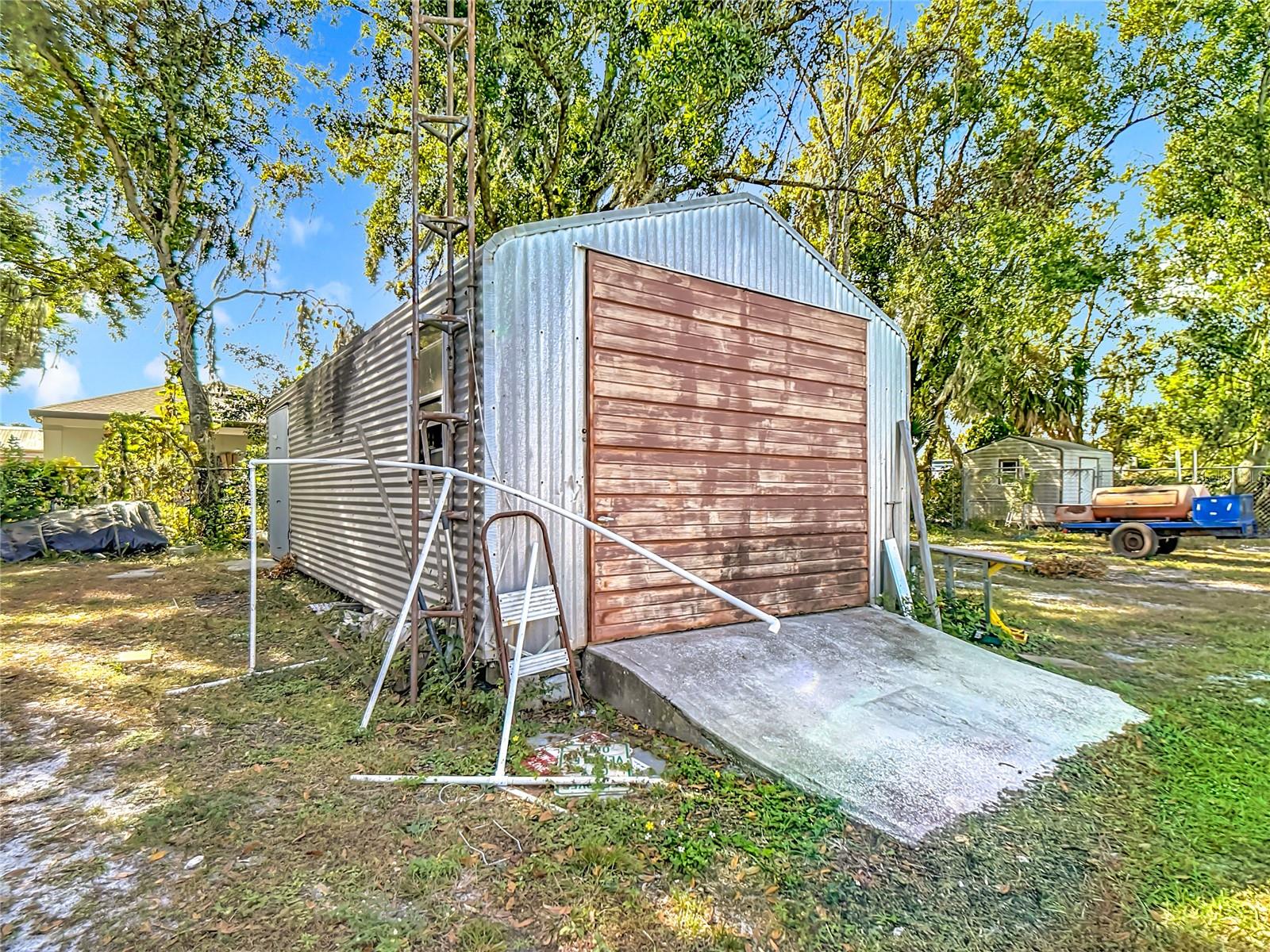 Image 26 of 39 For 2120 Dille Street