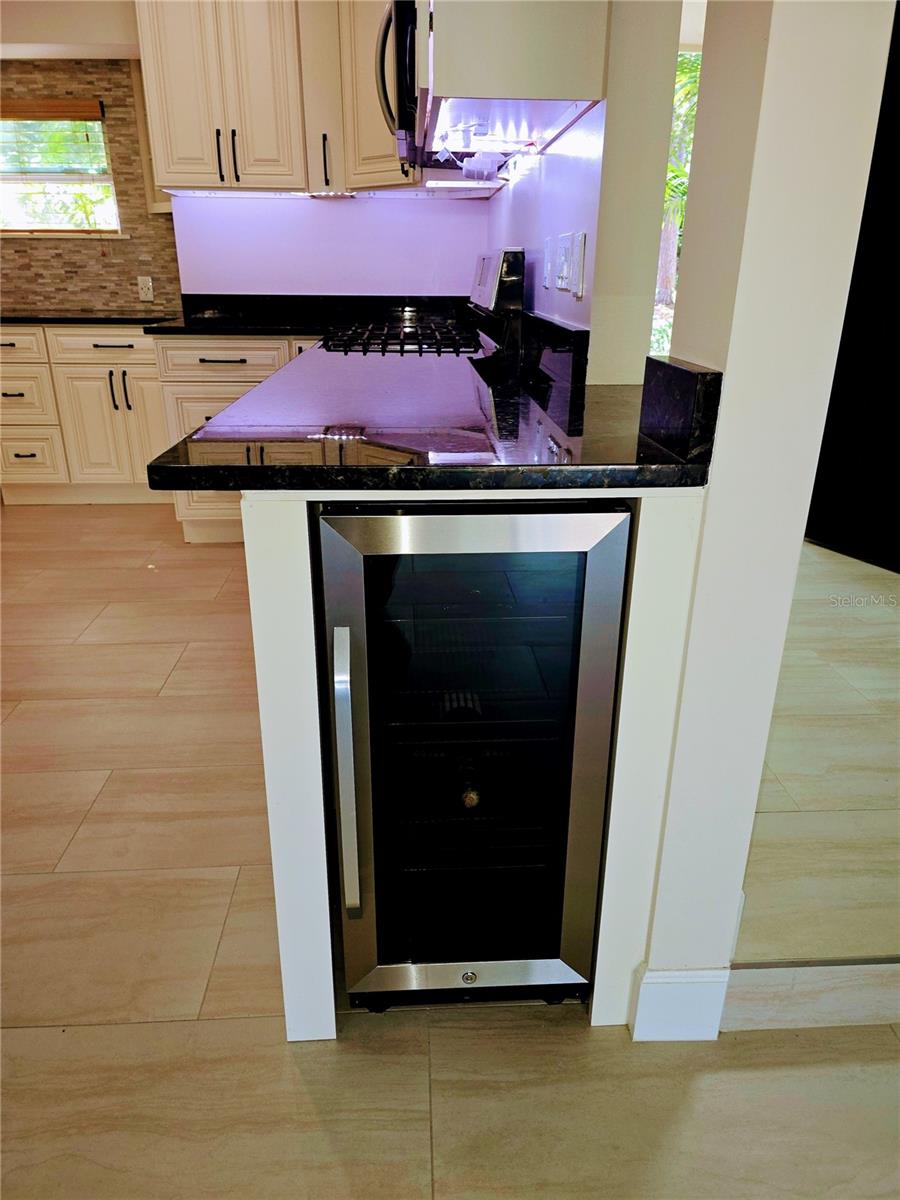 Image 10 of 18 For 838 Dunbar Terrace