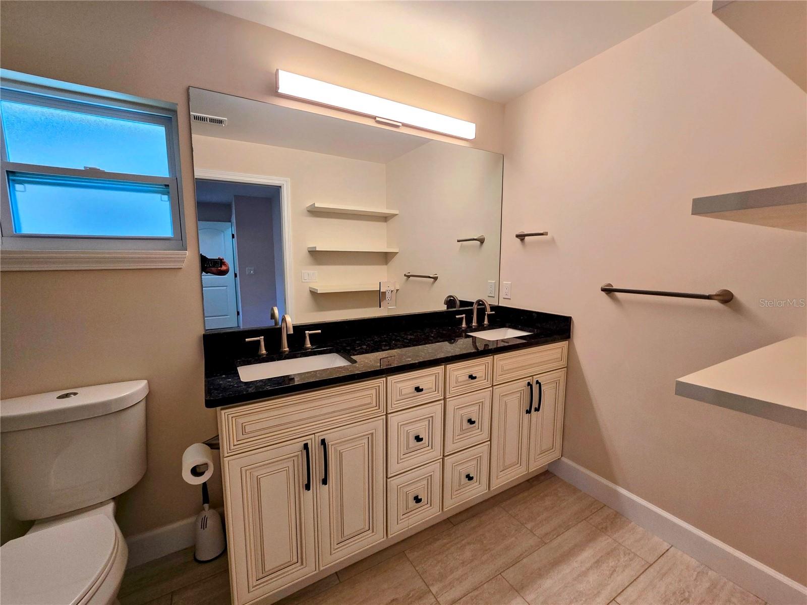 Image 12 of 18 For 838 Dunbar Terrace