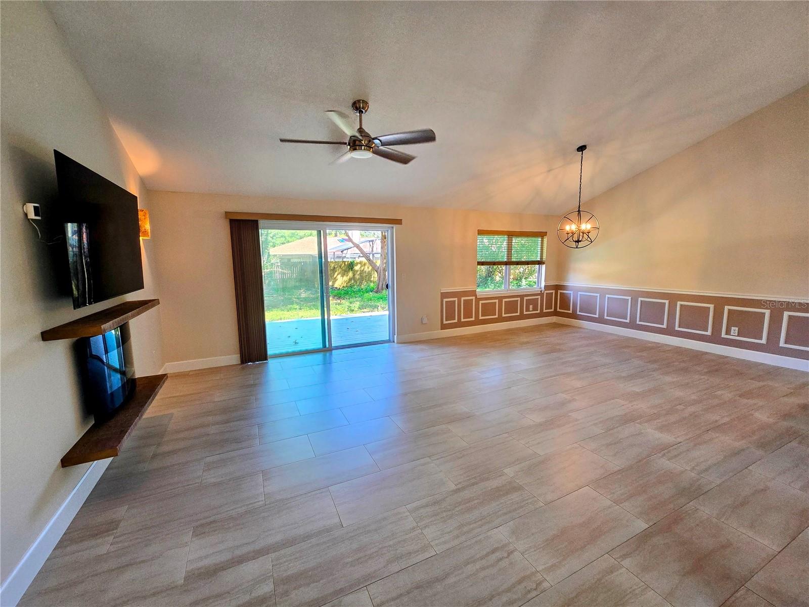 Image 4 of 18 For 838 Dunbar Terrace