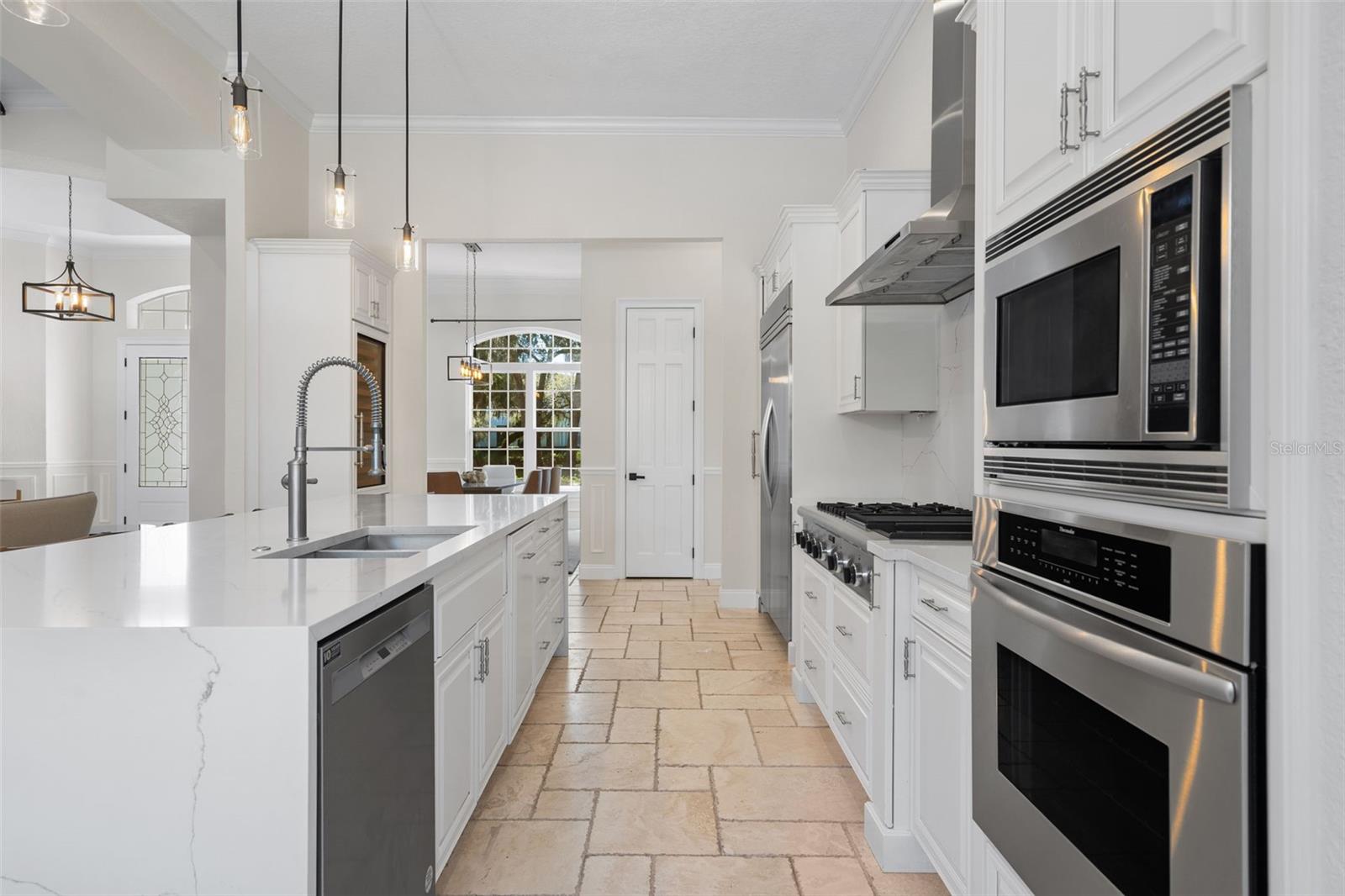 Image 18 of 53 For 10473 Cromwell Grove Ter