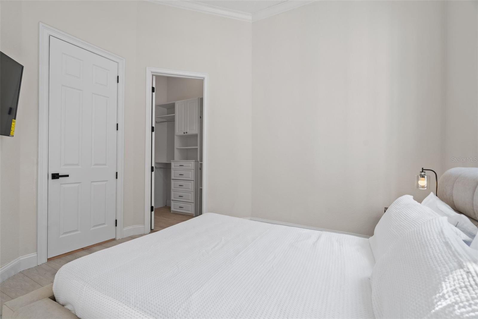 Image 22 of 53 For 10473 Cromwell Grove Ter