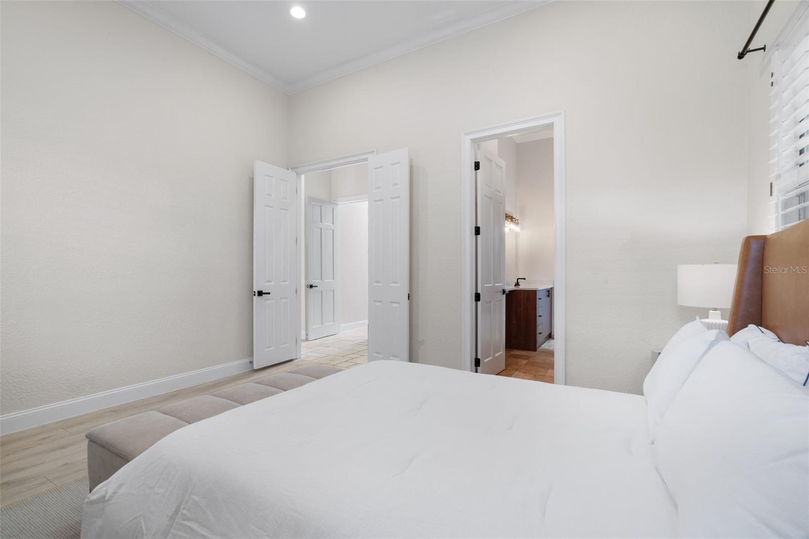 Image 33 of 53 For 10473 Cromwell Grove Ter