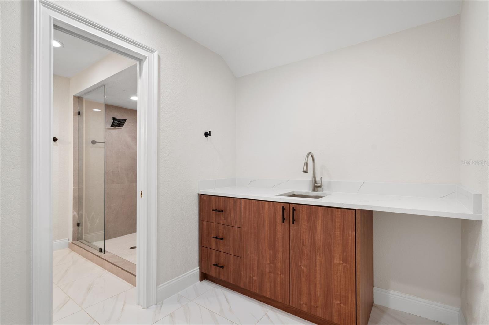 Image 41 of 53 For 10473 Cromwell Grove Ter