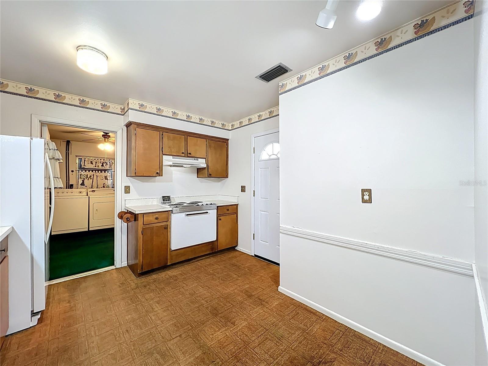 Image 11 of 35 For 1628 Larkin Avenue