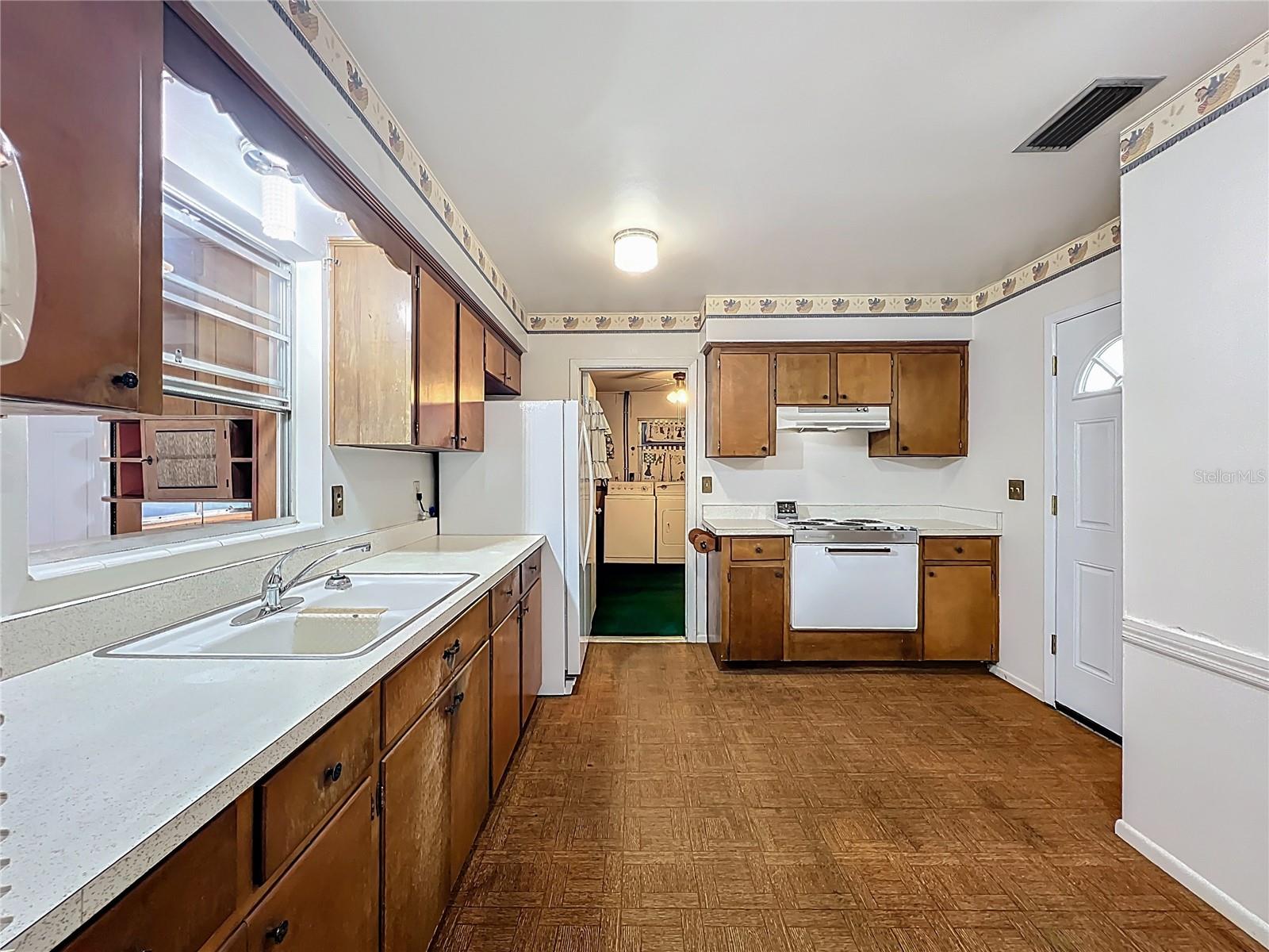 Image 12 of 35 For 1628 Larkin Avenue