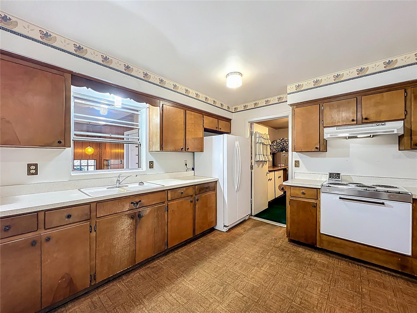 Image 13 of 35 For 1628 Larkin Avenue