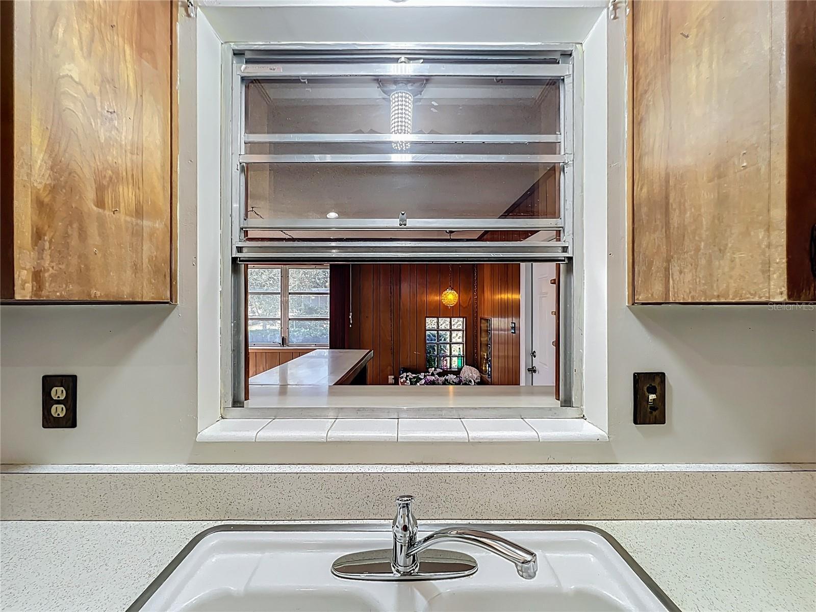 Image 15 of 35 For 1628 Larkin Avenue