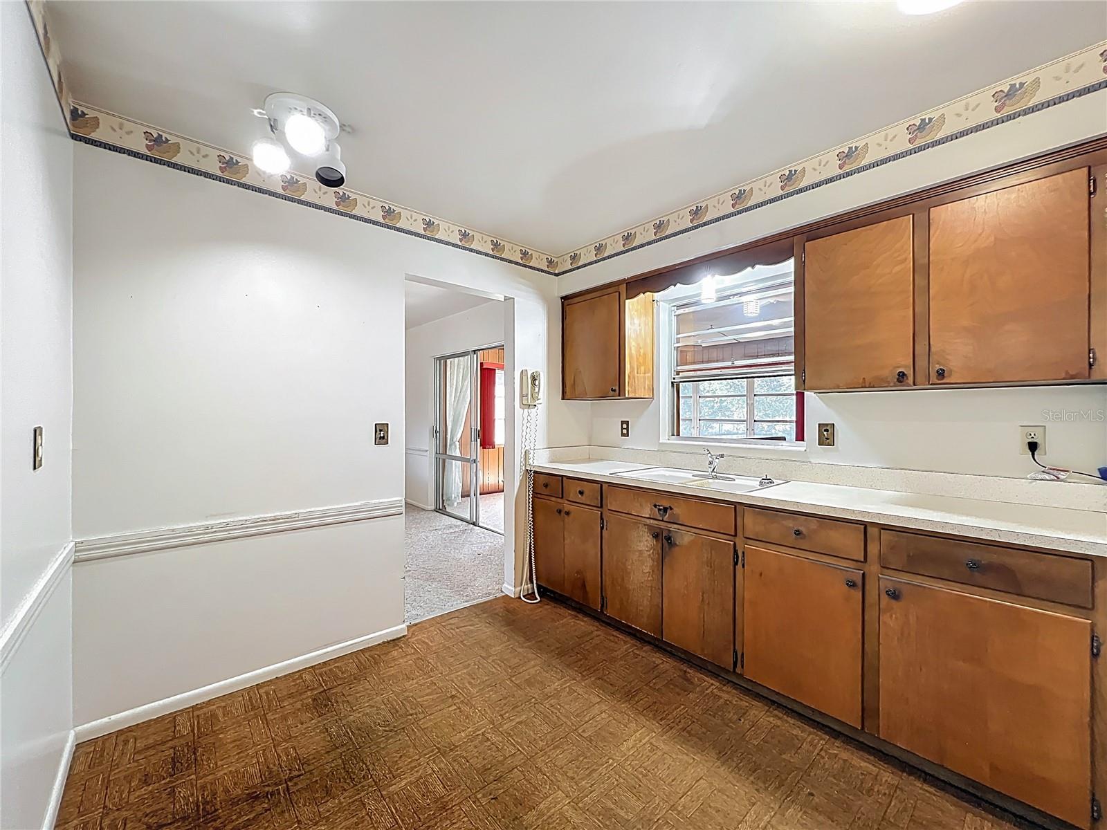 Image 17 of 35 For 1628 Larkin Avenue