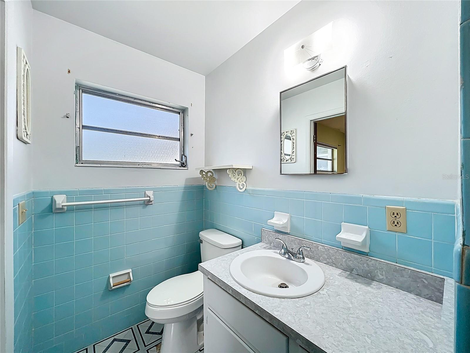 Image 23 of 35 For 1628 Larkin Avenue