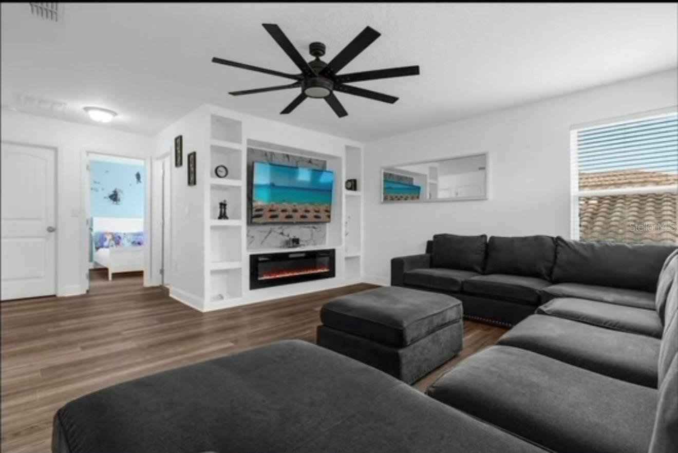 Image 12 of 37 For 4412 Acorn Court