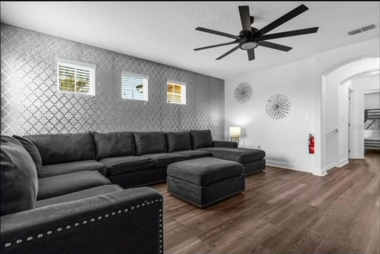 Image 14 of 37 For 4412 Acorn Court