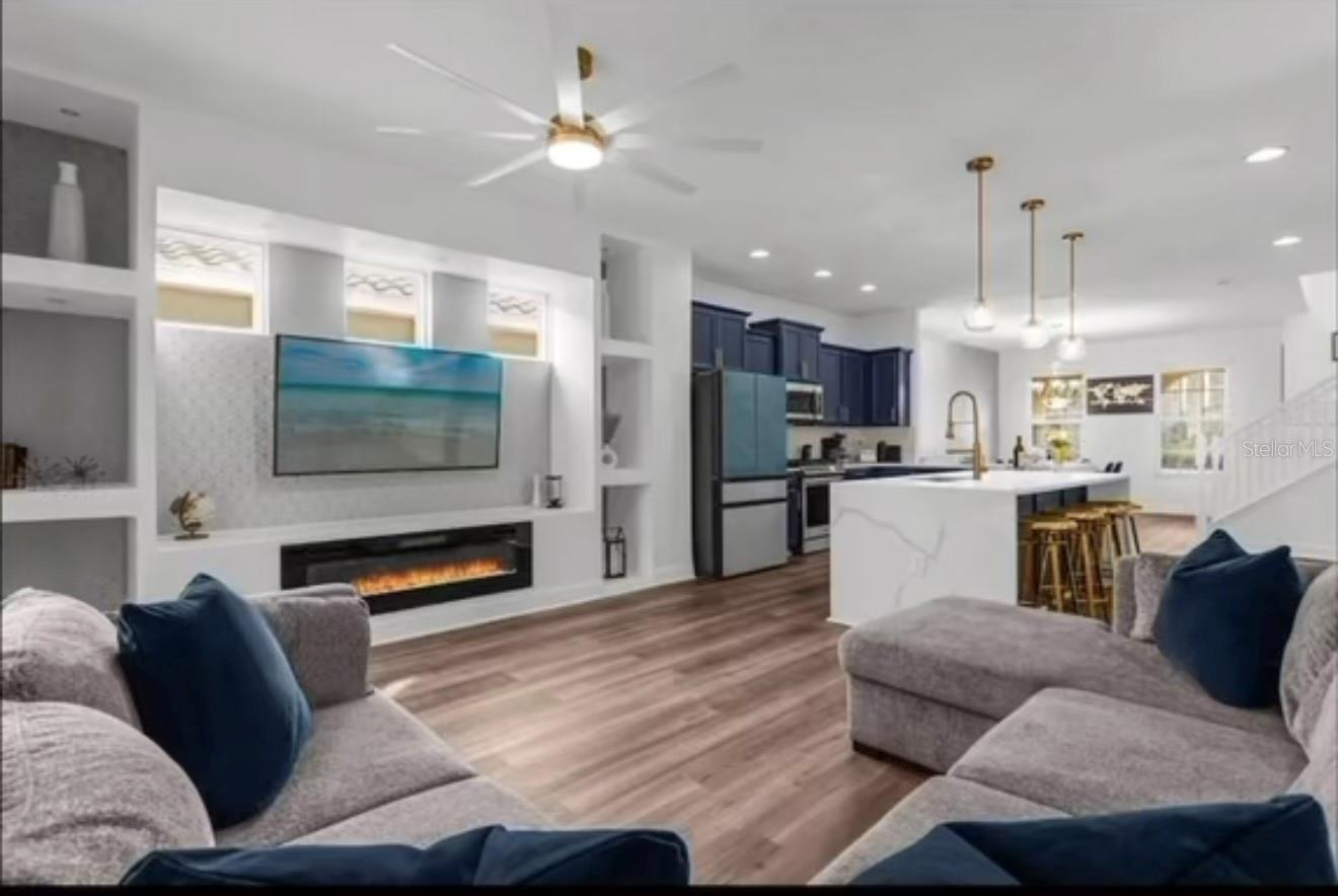 Image 6 of 37 For 4412 Acorn Court