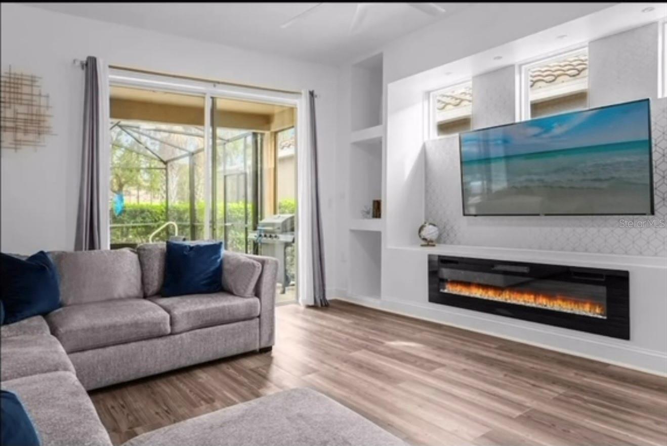 Image 9 of 37 For 4412 Acorn Court