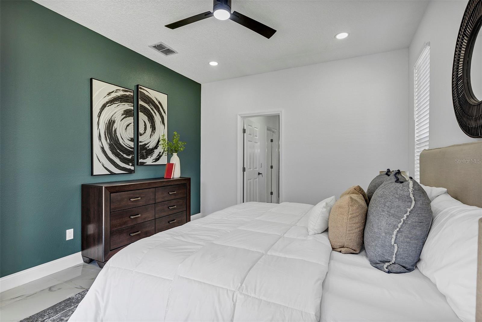 Image 23 of 51 For 4931 Jetton Drive