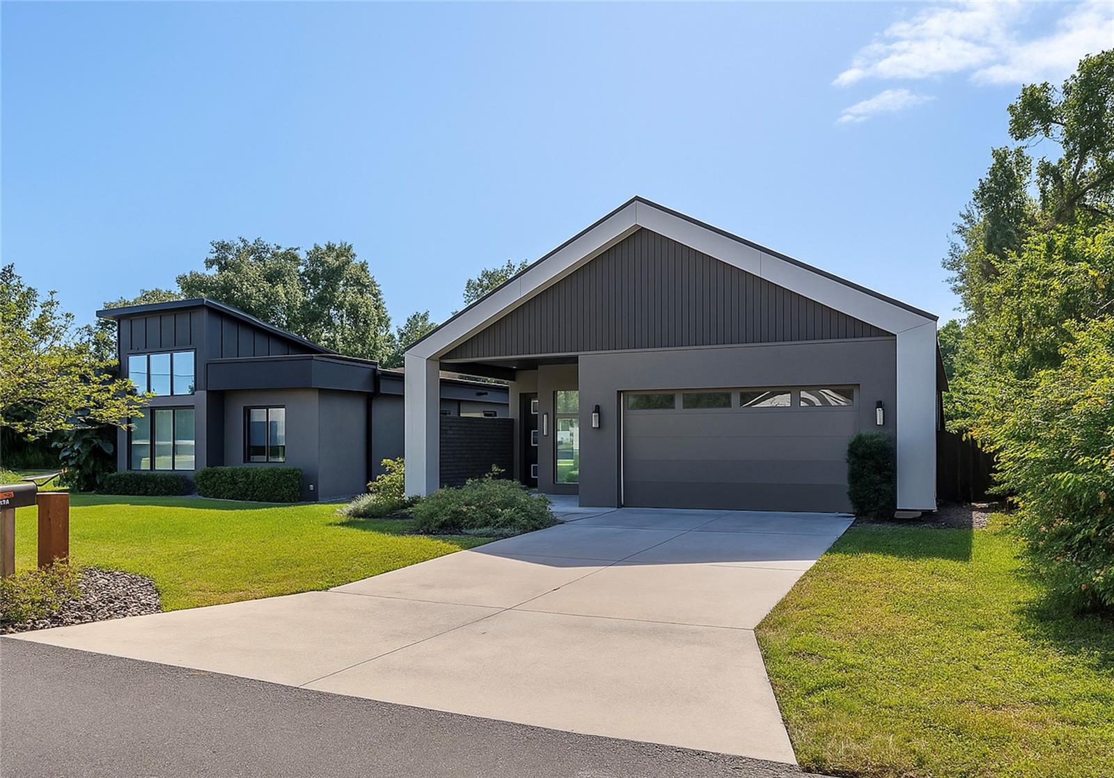 Image 3 of 47 For 2514 Shannon Road