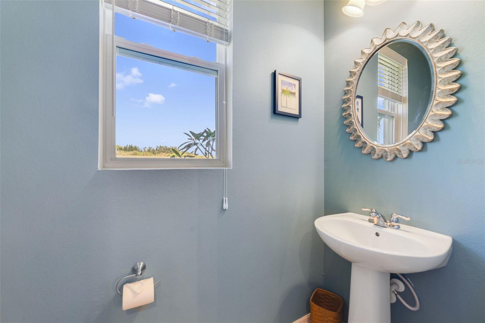 Image 22 of 31 For 13561 Fountainbleau Drive