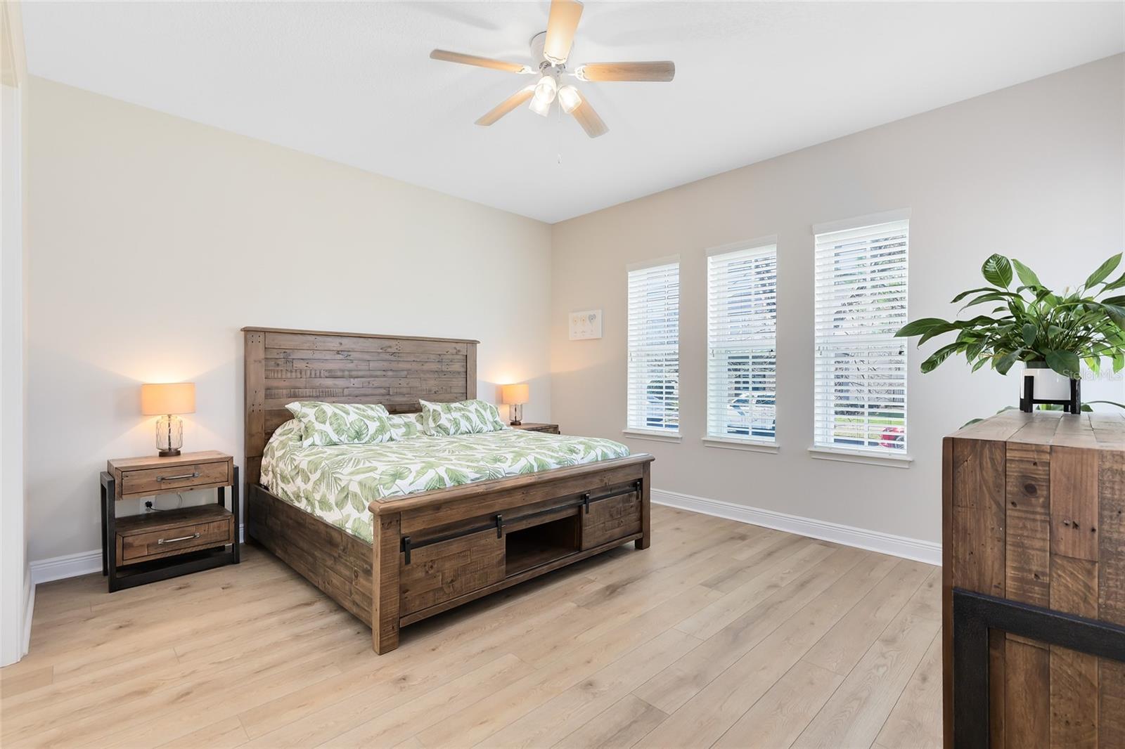 Image 6 of 68 For 13875 Sachs Avenue