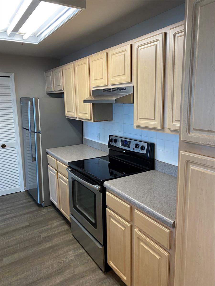 Image 3 of 13 For 404 Summit Ridge Place 302