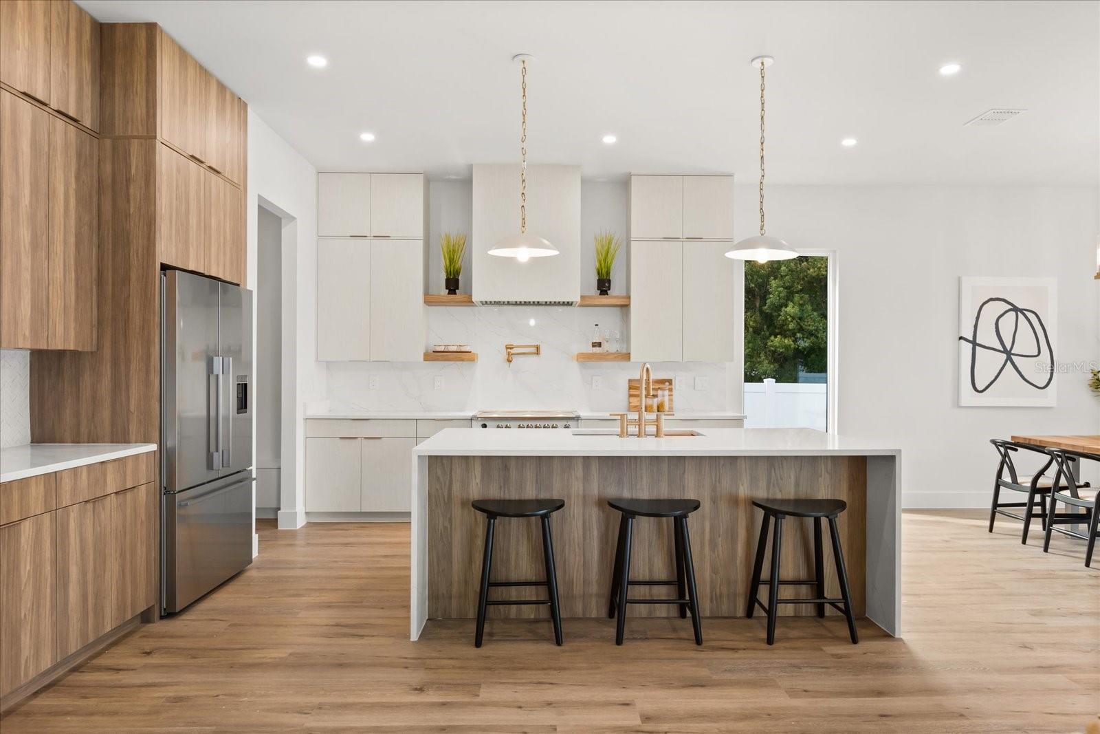 Image 16 of 54 For 2027 Harding Street