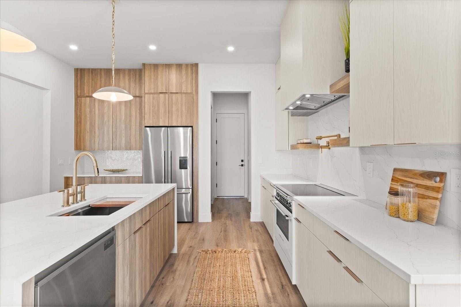 Image 19 of 54 For 2027 Harding Street