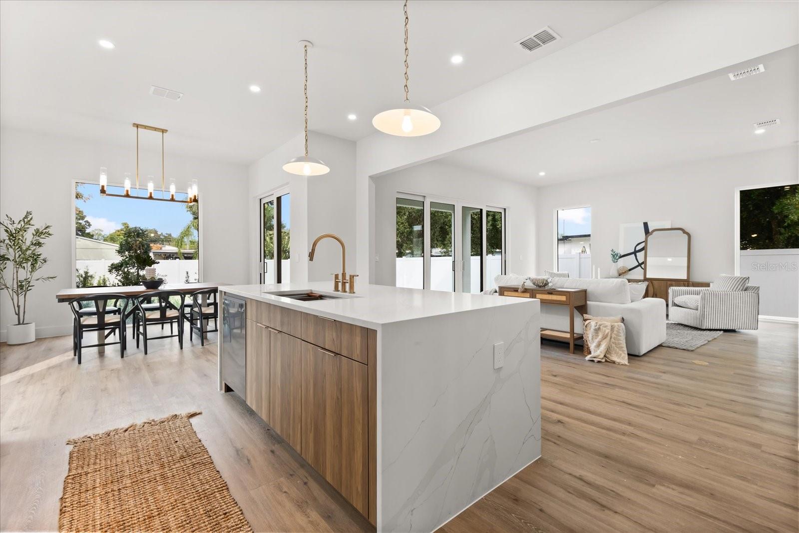 Image 20 of 54 For 2027 Harding Street