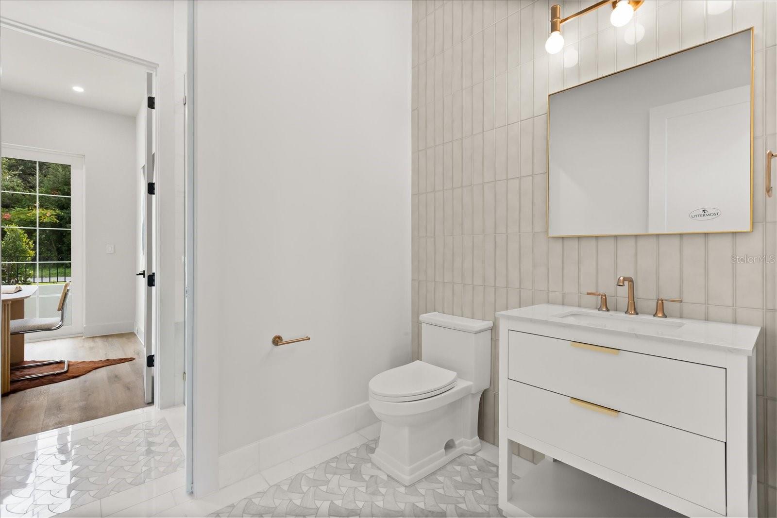 Image 24 of 54 For 2027 Harding Street