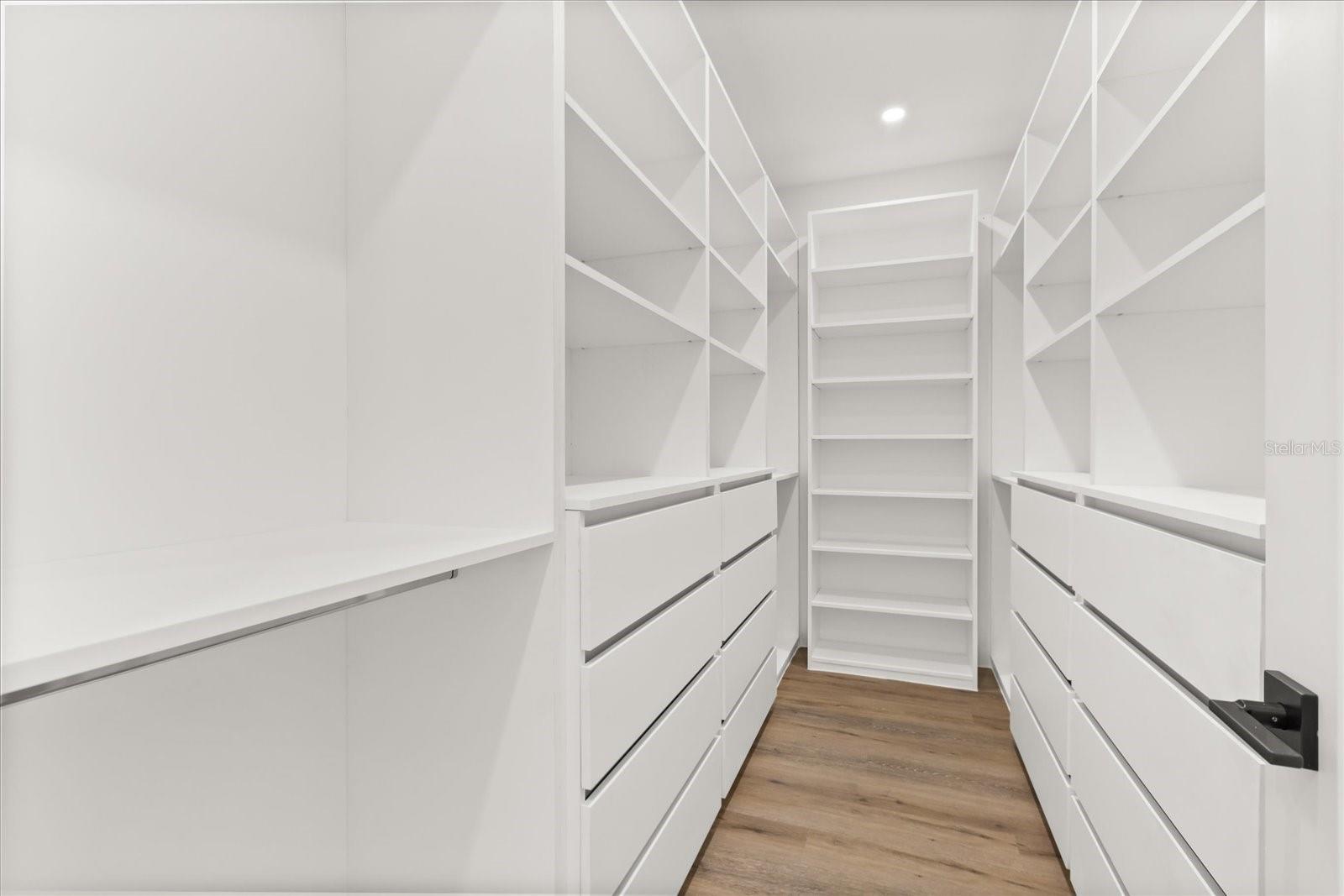 Image 38 of 54 For 2027 Harding Street