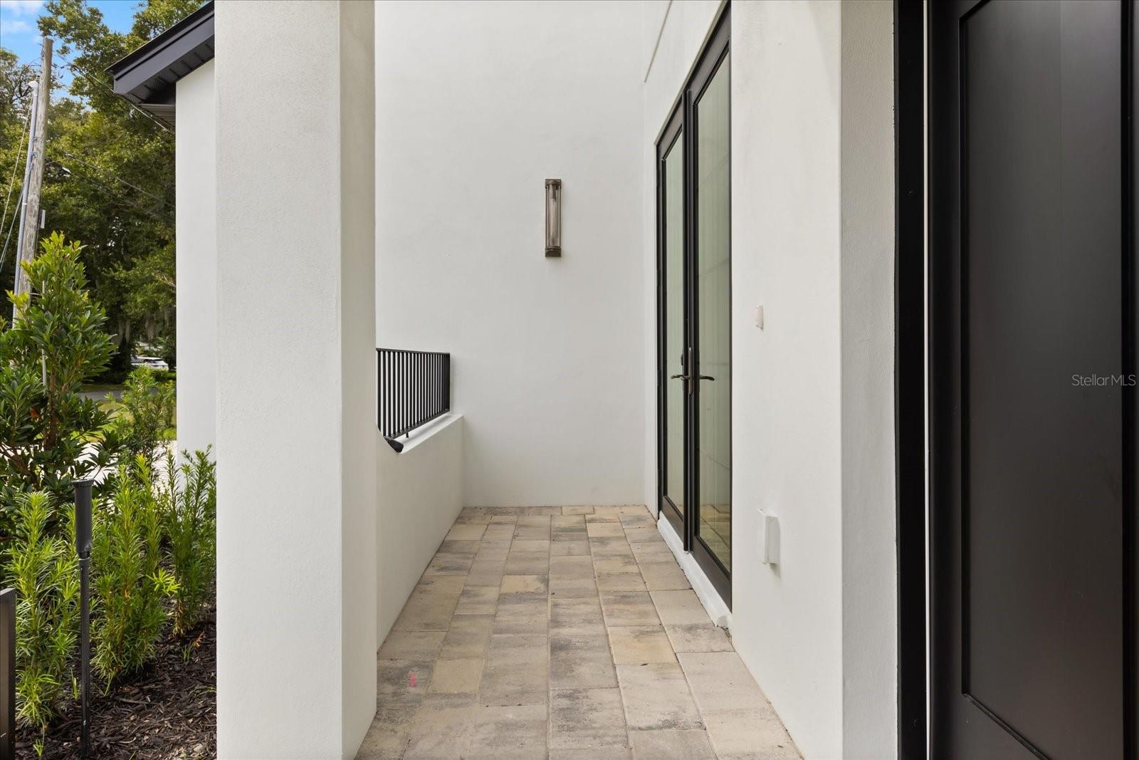 Image 5 of 54 For 2027 Harding Street