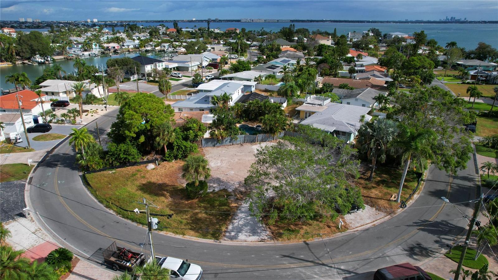 Image 4 of 18 For 3615 Belle Vista Drive E