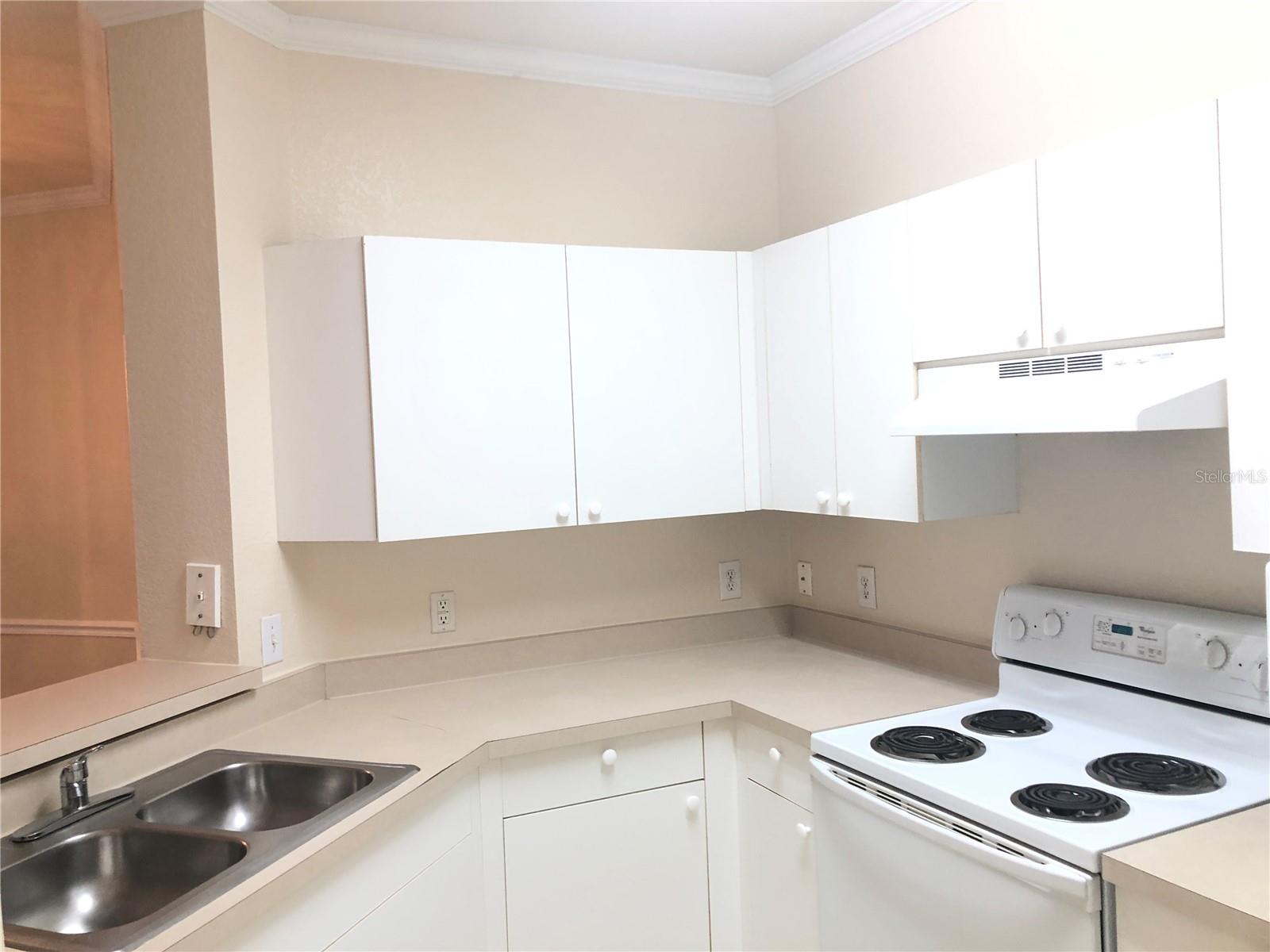 Image 34 of 58 For 3583 Conroy Road 1131