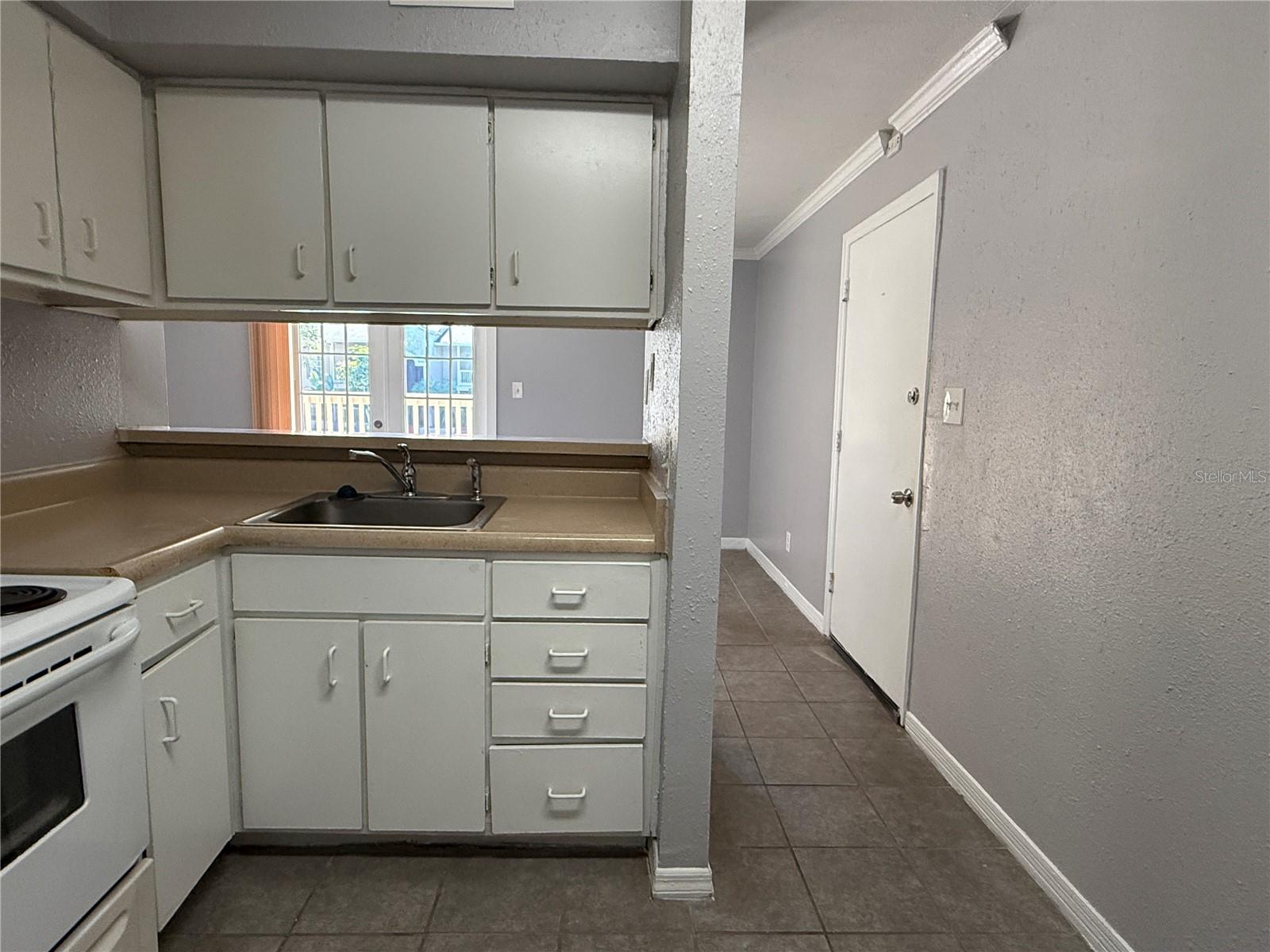 Image 12 of 29 For 425 Wymore Road 103