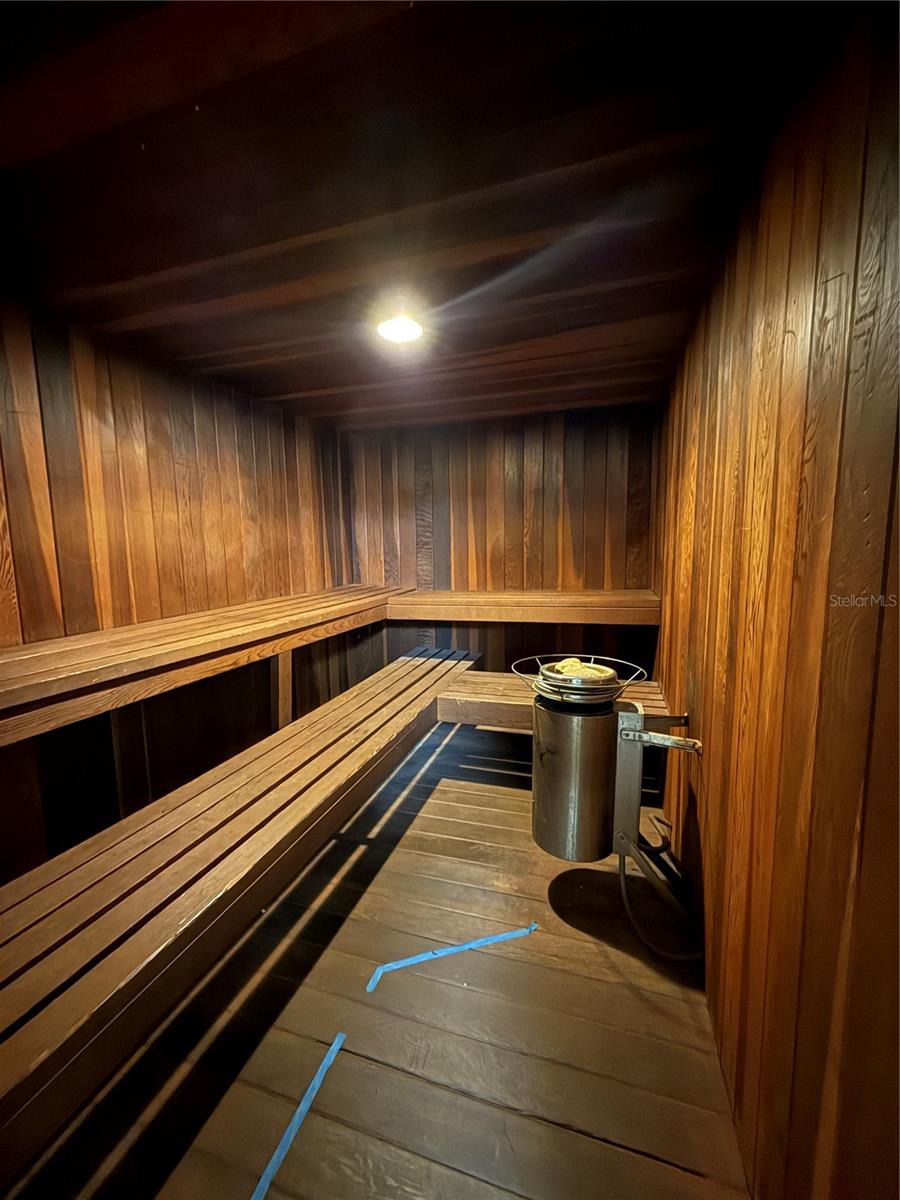 Image 28 of 29 For 425 Wymore Road 103