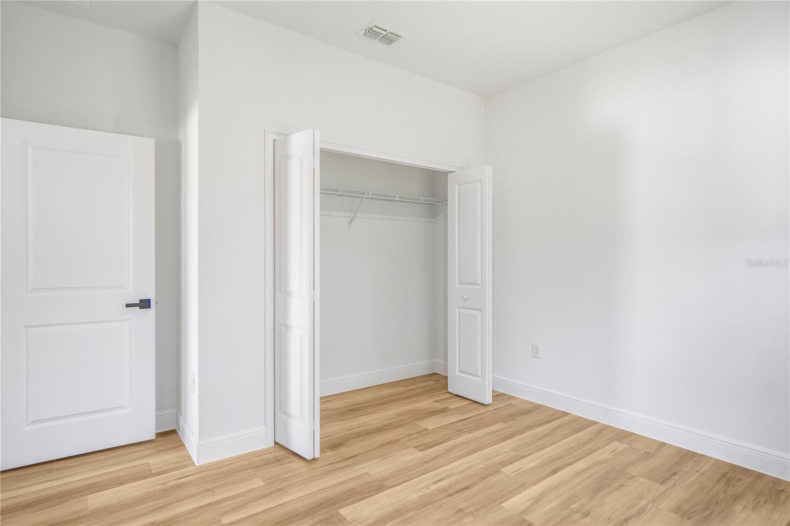 Image 14 of 44 For 2913 162nd Street Road