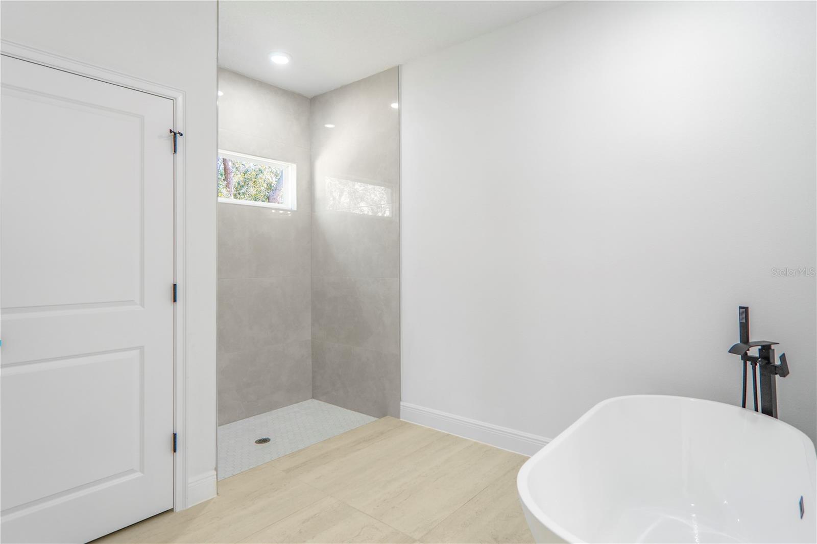 Image 22 of 44 For 2913 162nd Street Road