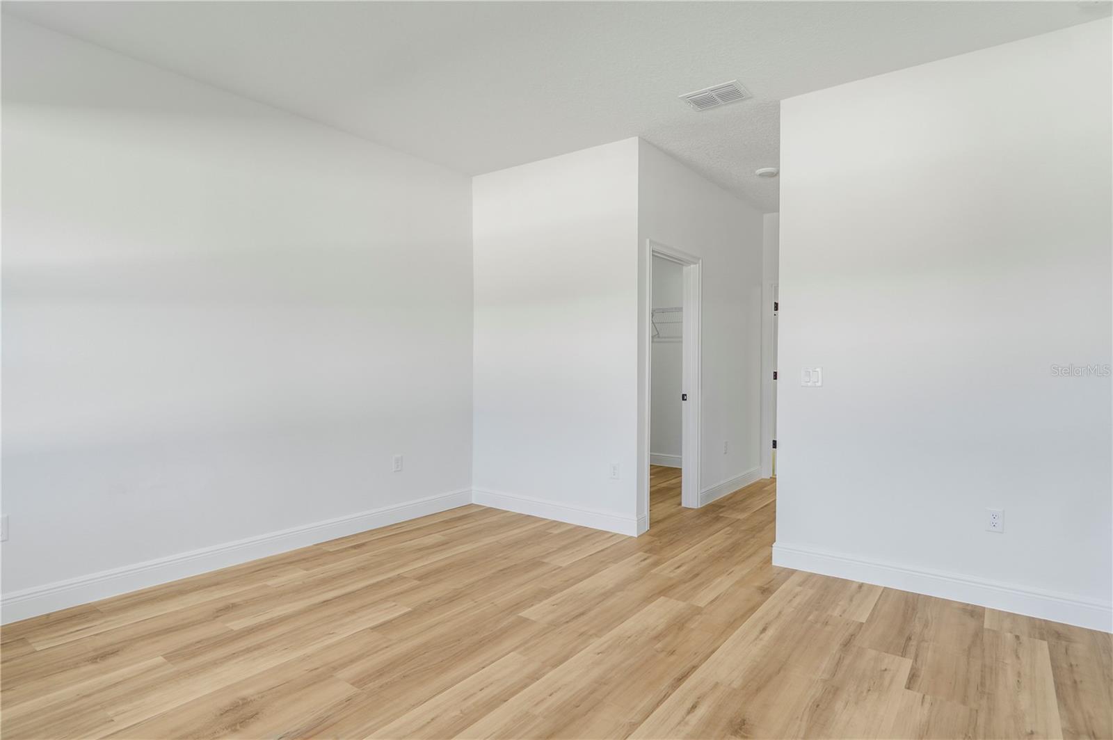 Image 30 of 44 For 2913 162nd Street Road