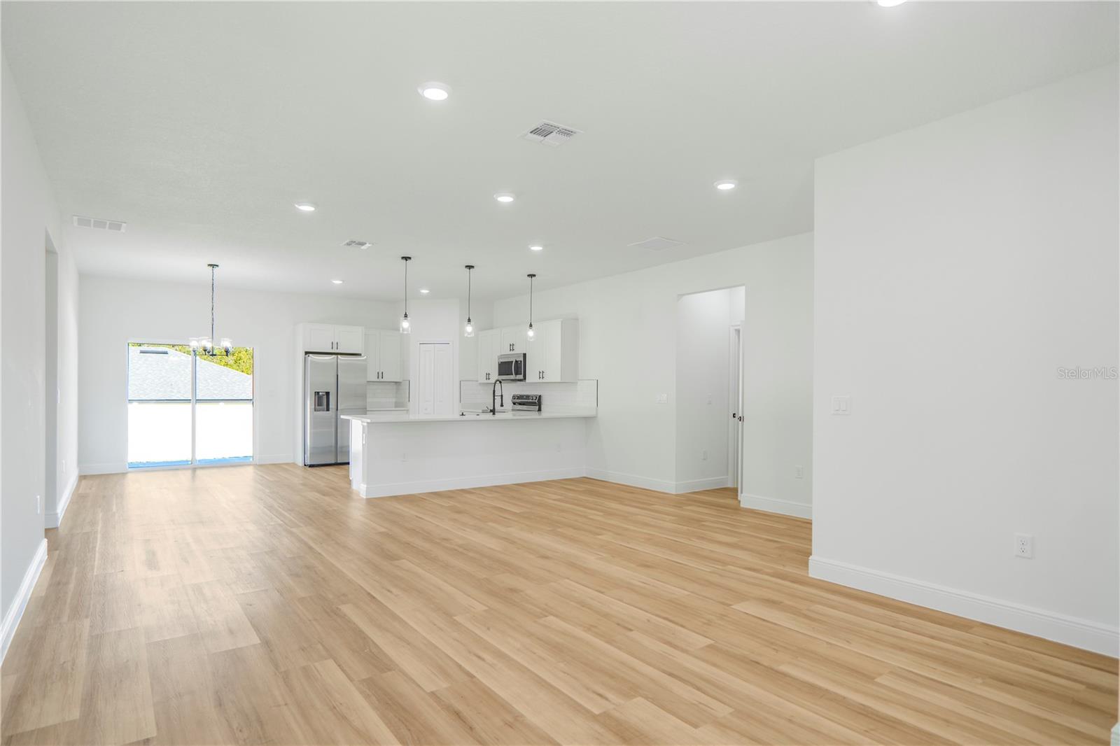 Image 4 of 44 For 2913 162nd Street Road