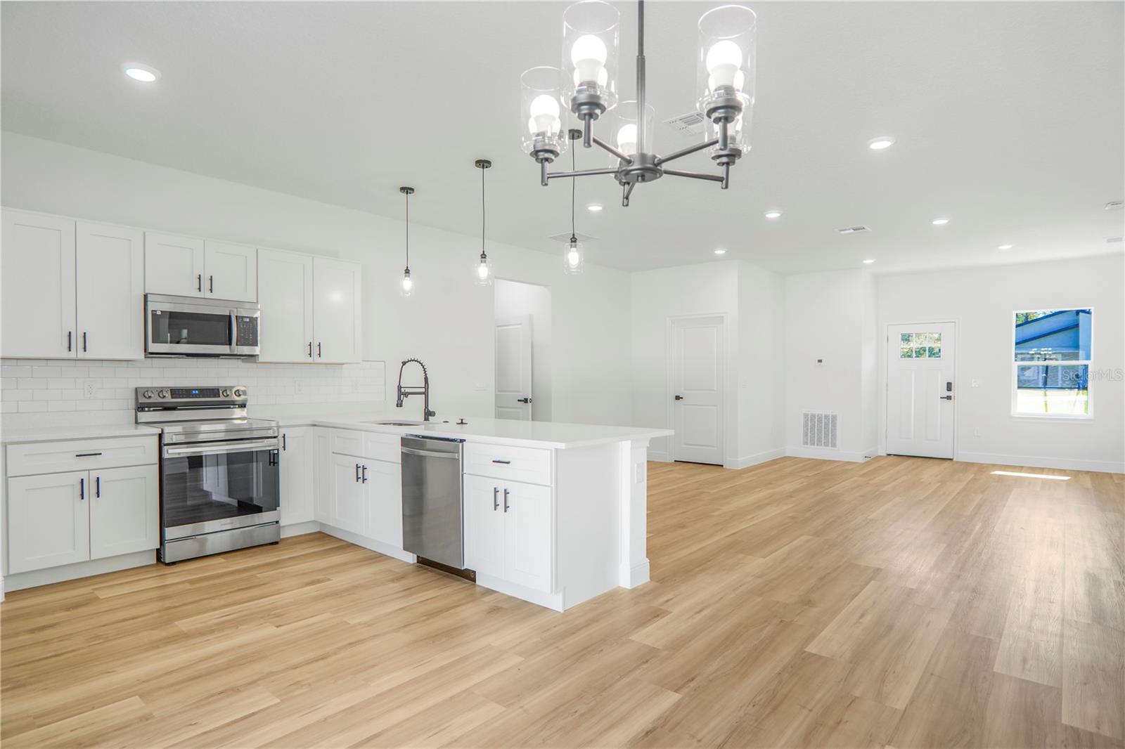 Image 5 of 44 For 2913 162nd Street Road