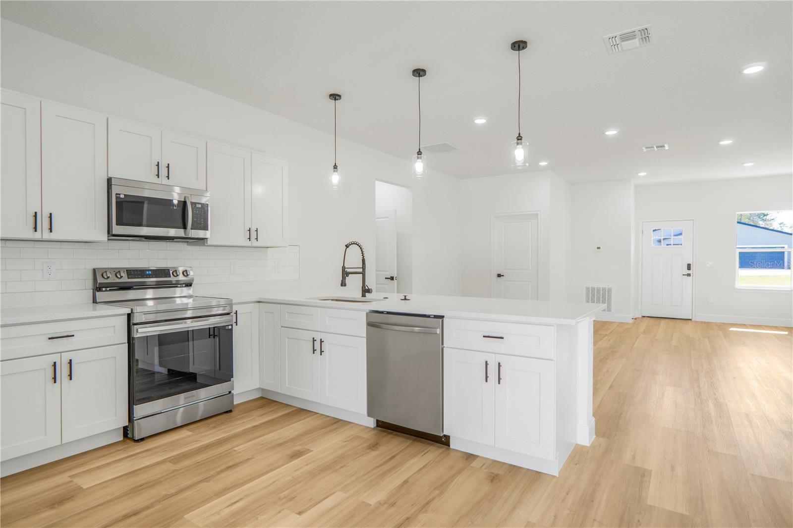 Image 9 of 44 For 2913 162nd Street Road