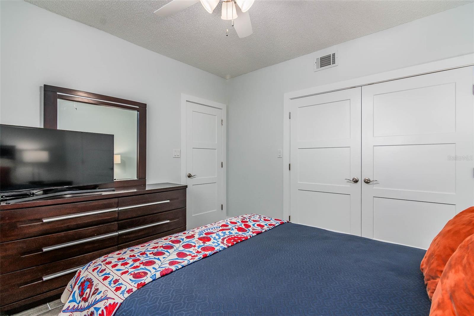 Image 26 of 46 For 1208 River Drive 401