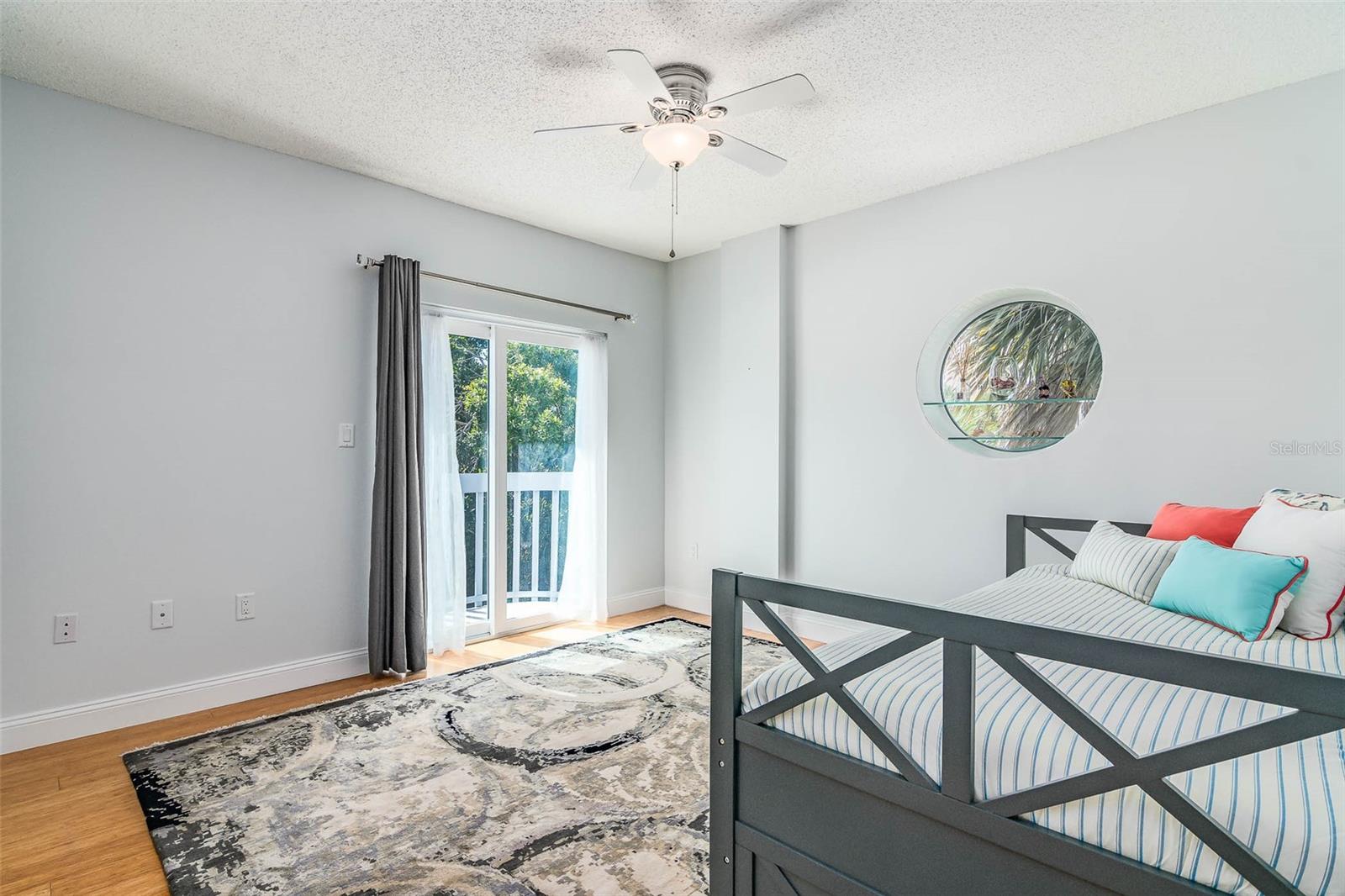 Image 27 of 46 For 1208 River Drive 401