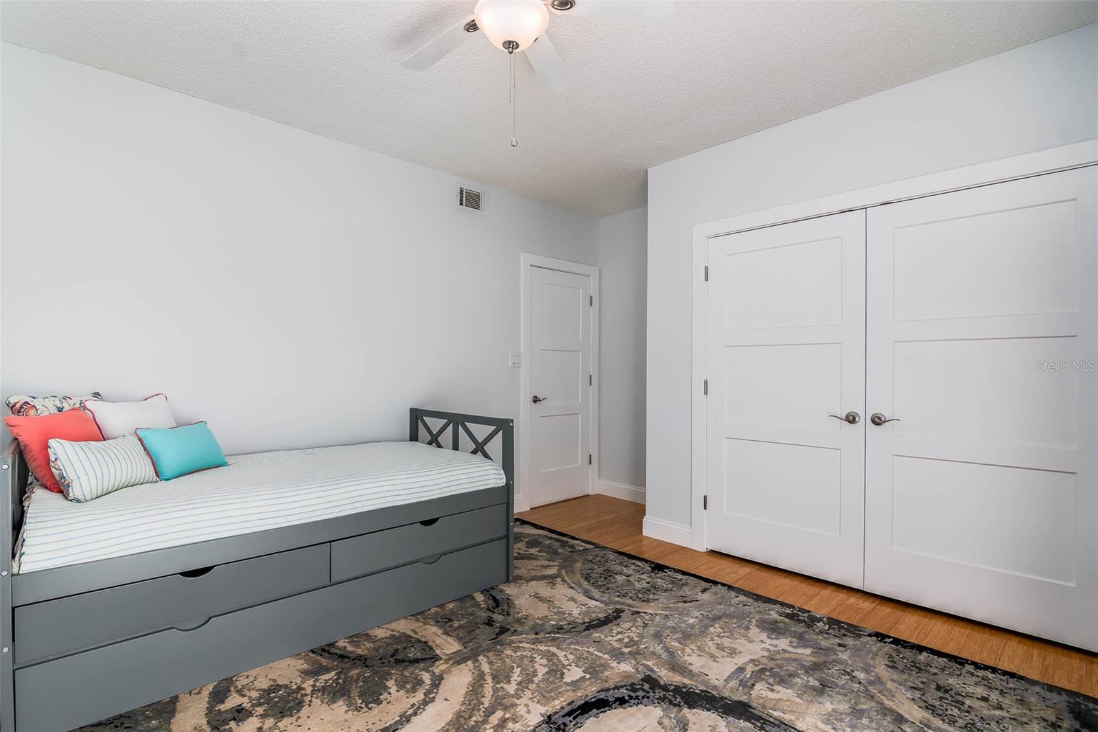 Image 28 of 46 For 1208 River Drive 401