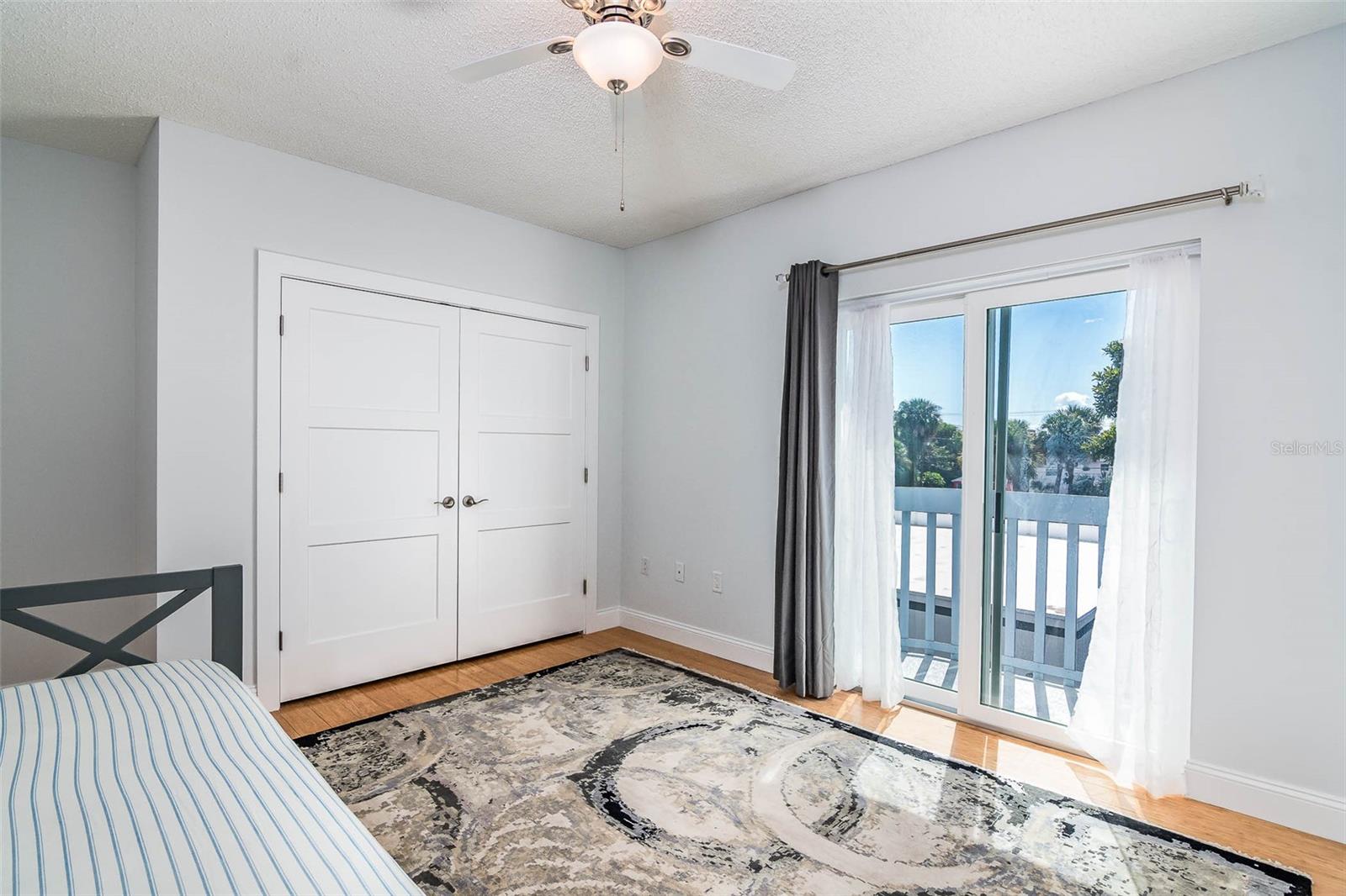 Image 29 of 46 For 1208 River Drive 401